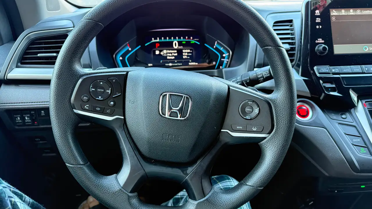 Honda Odyssey снимка Honda Odyssey