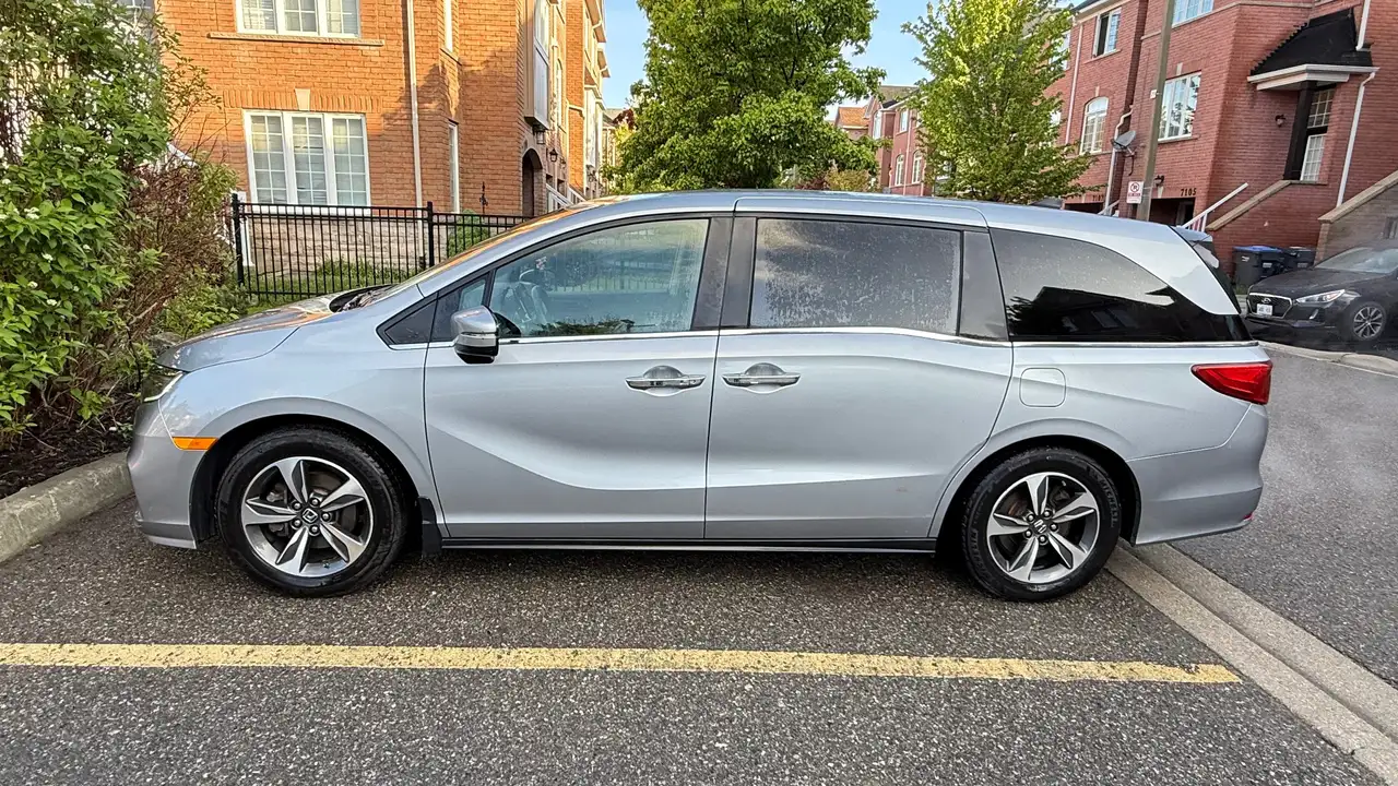 Honda Odyssey снимка Honda Odyssey