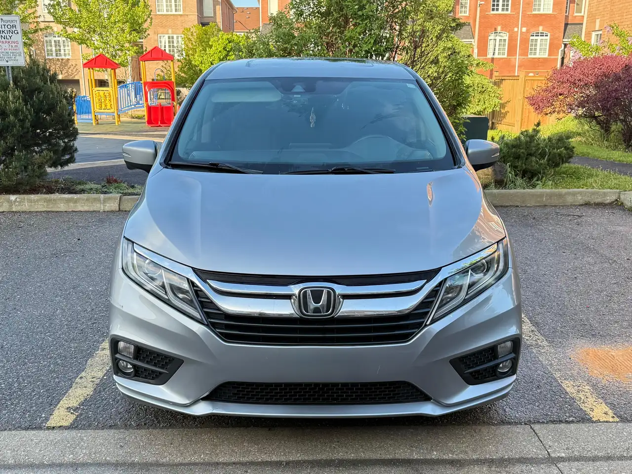 Honda Odyssey снимка Honda Odyssey
