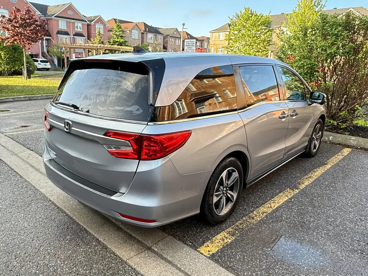 Honda Odyssey снимка Honda Odyssey