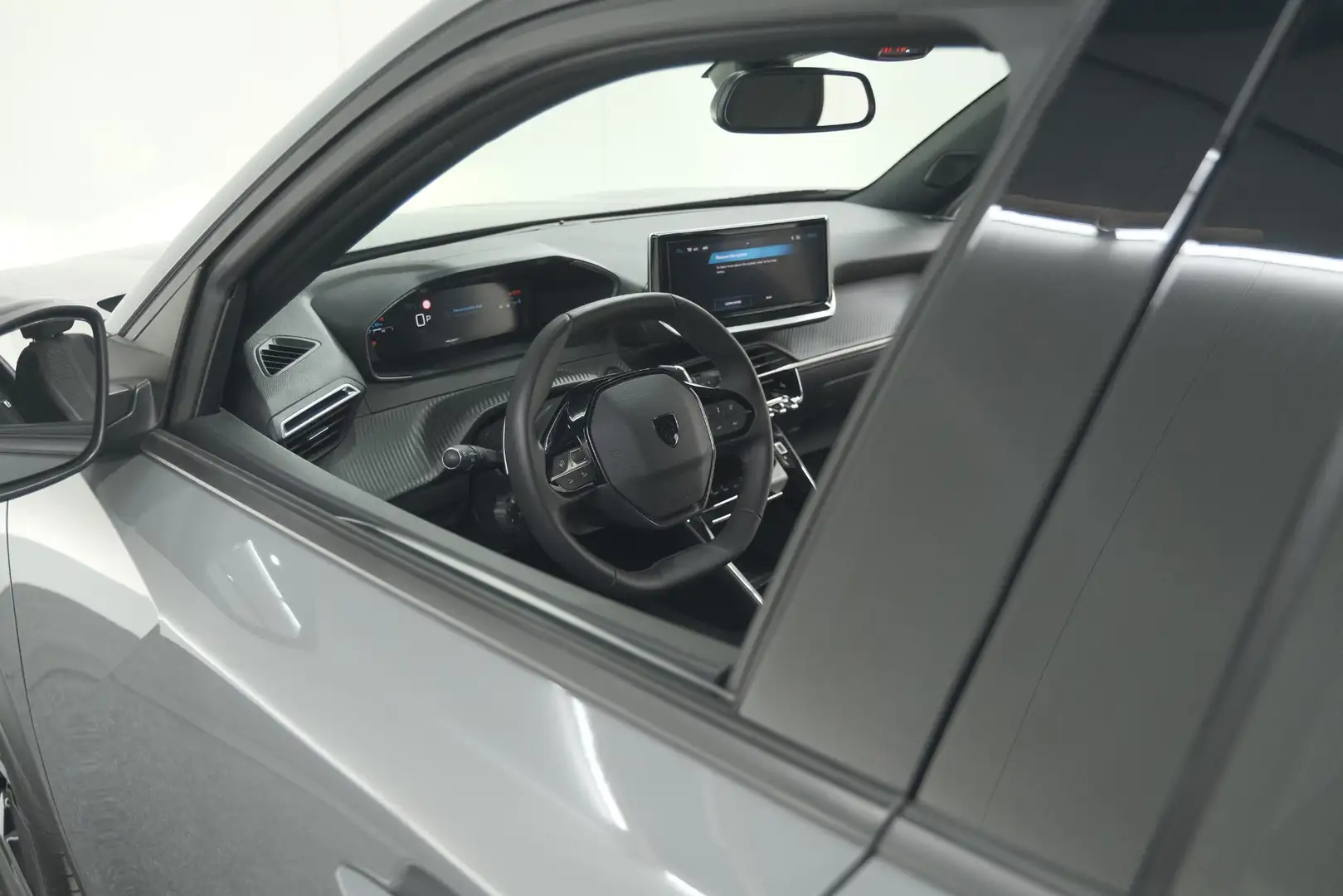 Peugeot 2008 PureTech 130 EAT8 Allure | 360 Camera | Adaptieve Gris - 2