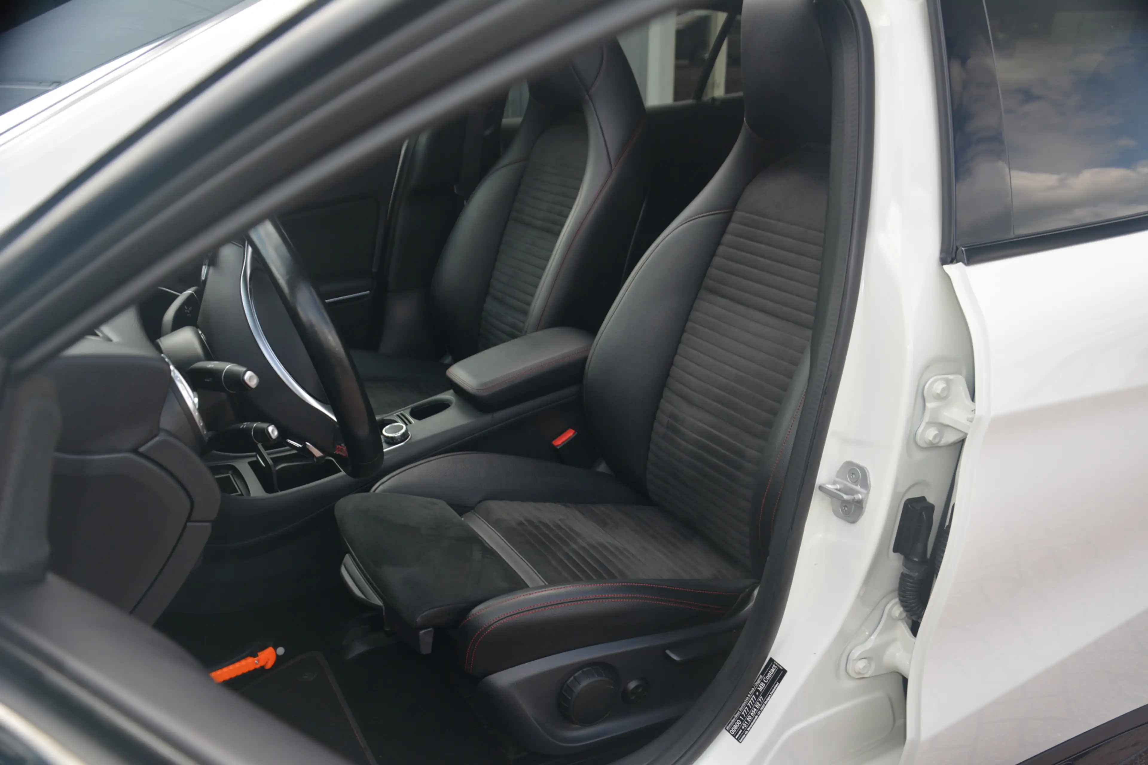 Mercedes-Benz GLA 180 Ambition 1e eigenaar dealeronderhouden 63155 NAP A — photo 14