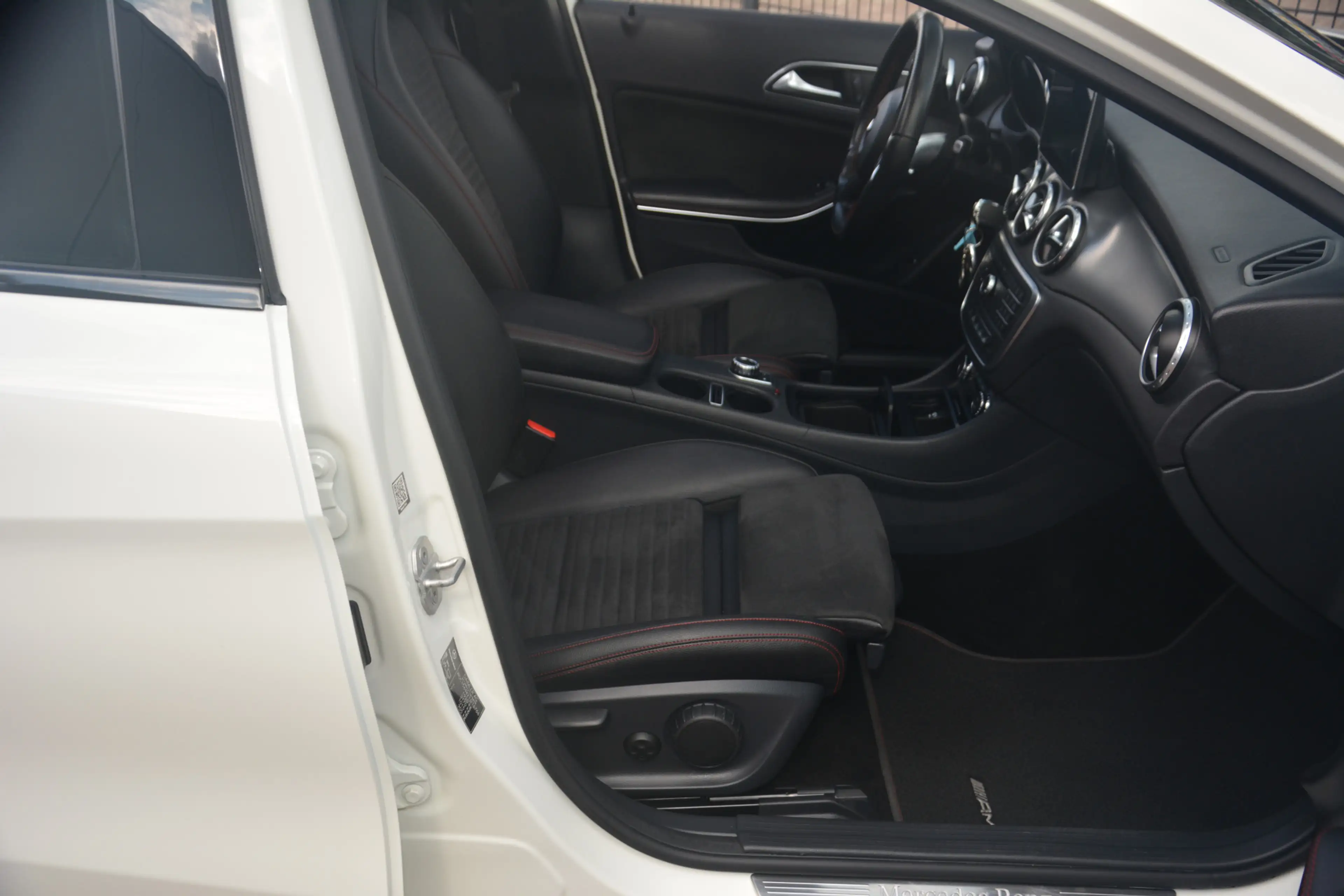Mercedes-Benz GLA 180 Ambition 1e eigenaar dealeronderhouden 63155 NAP A — photo 10
