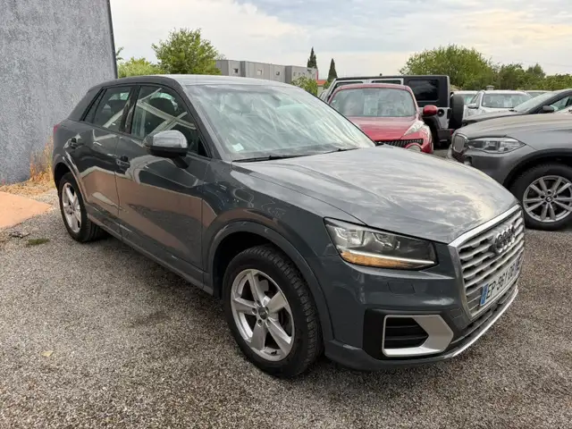 Audi Q2 view 6