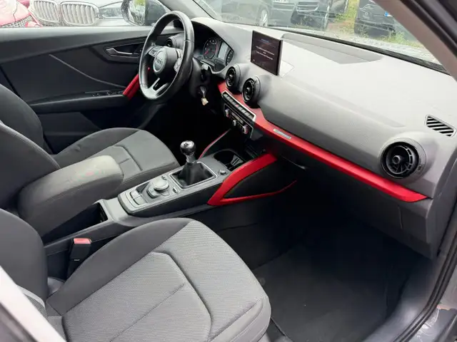 Audi Q2 view 9