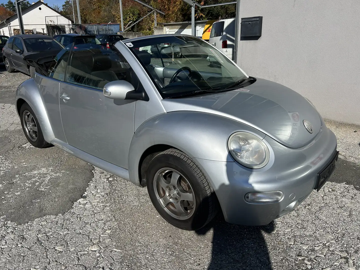 Volkswagen Beetle Cabrio - 1