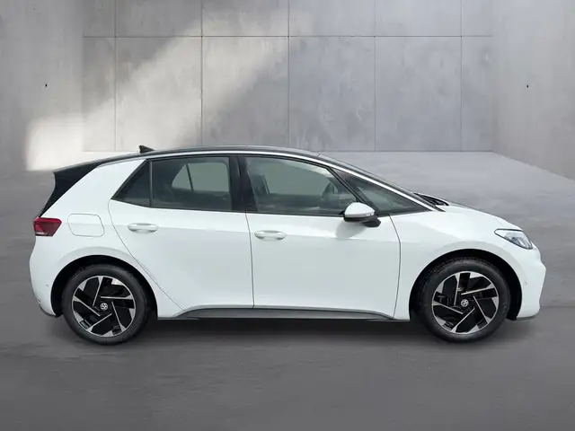Volkswagen Id.3 view 6