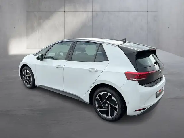 Volkswagen Id.3 view 3