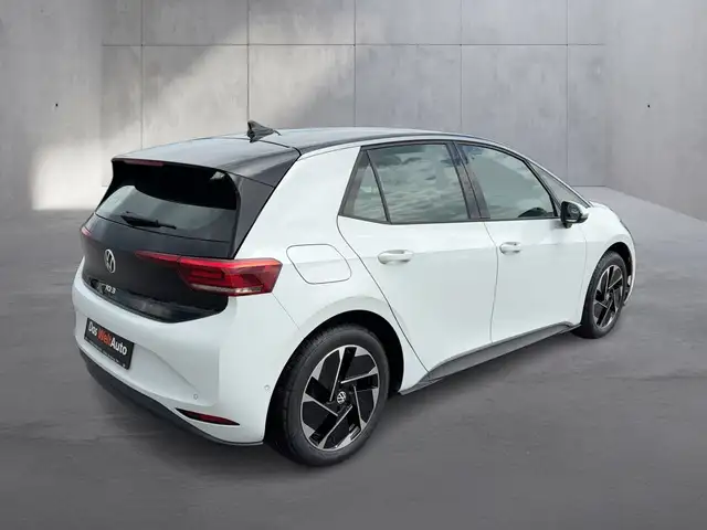 Volkswagen Id.3 view 5