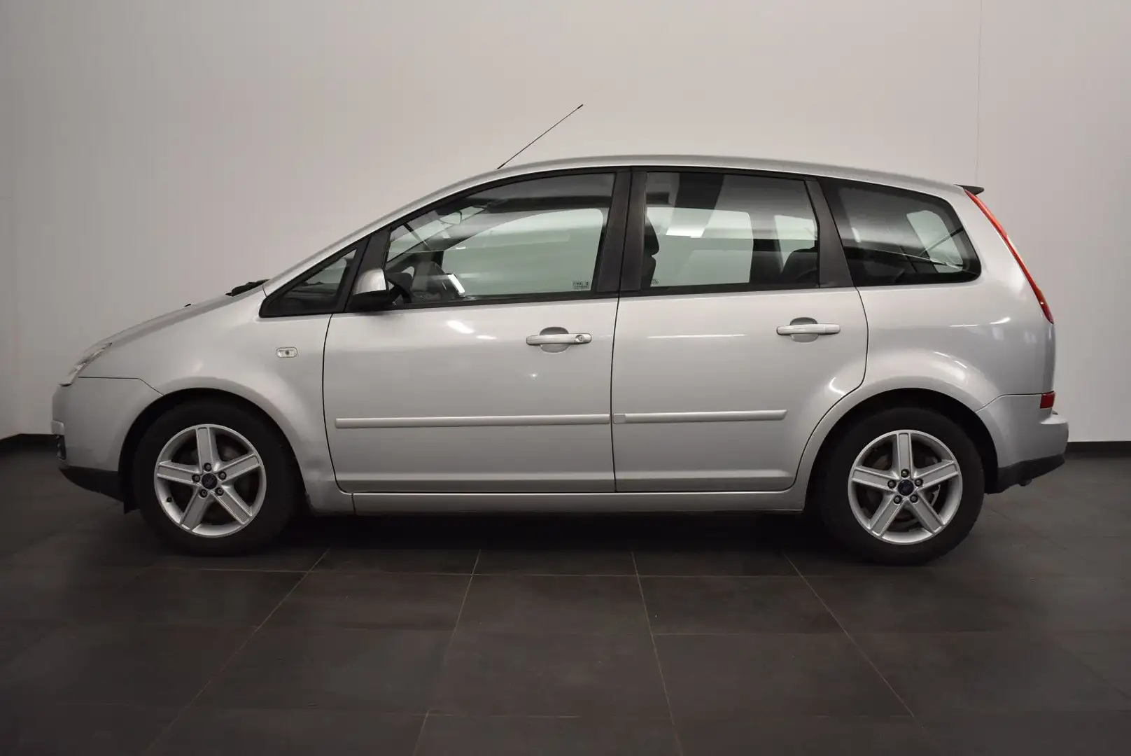 Ford Focus C-MAX Silber - 1