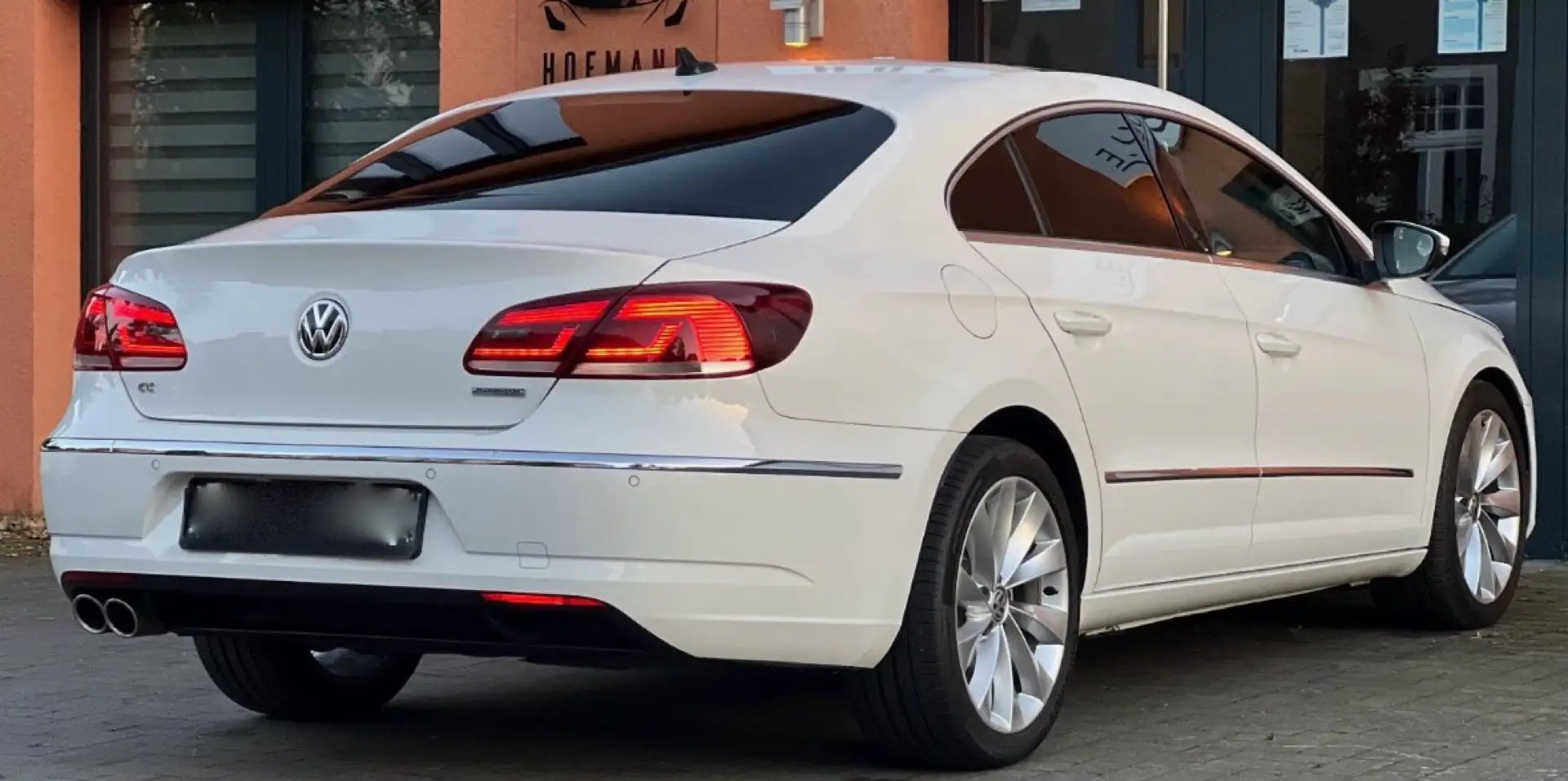 Volkswagen Passat CC 2.0 TDI BlueMotion Technology DSG Exclusive Bílá - 2