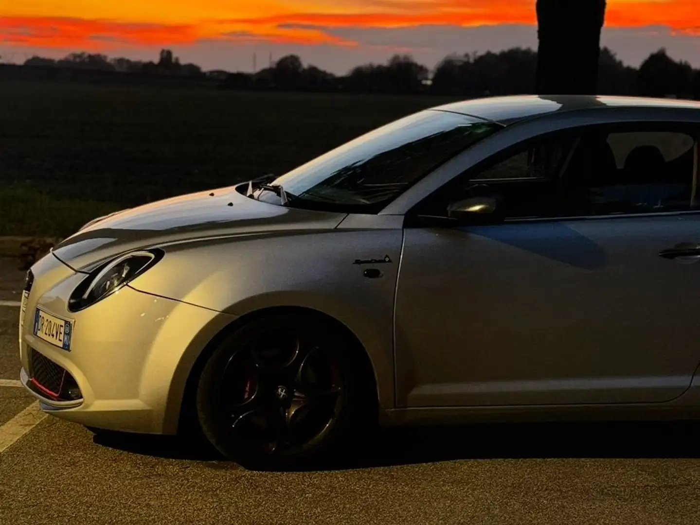 Alfa Romeo MiTo MiTo 2008 1.4 tb Distinctive Sport Pack 155cv Silber - 2