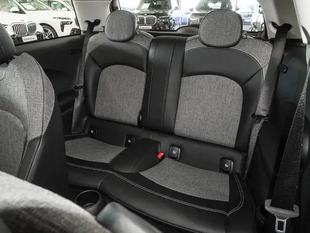Mini Hatch view 16