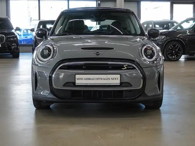 Mini Hatch view 3