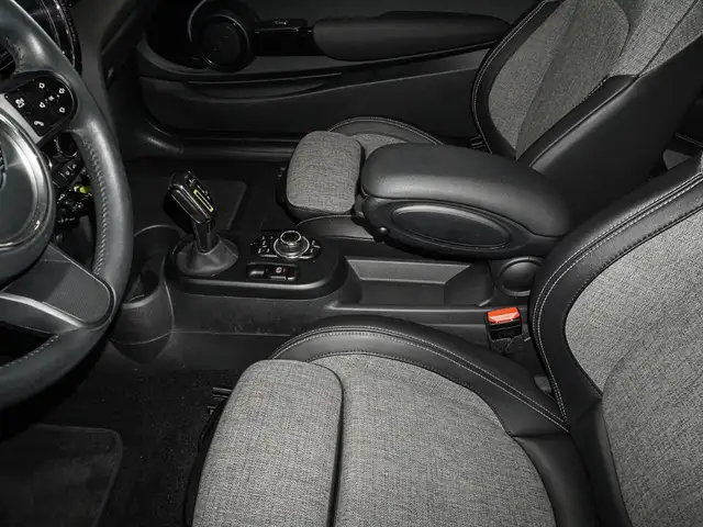 Mini Hatch view 15