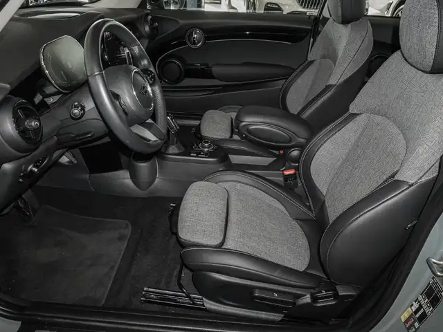 Mini Hatch view 14