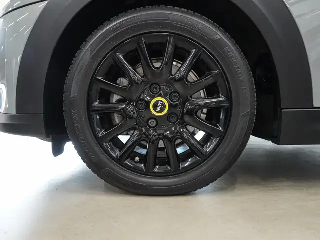Mini Hatch view 7