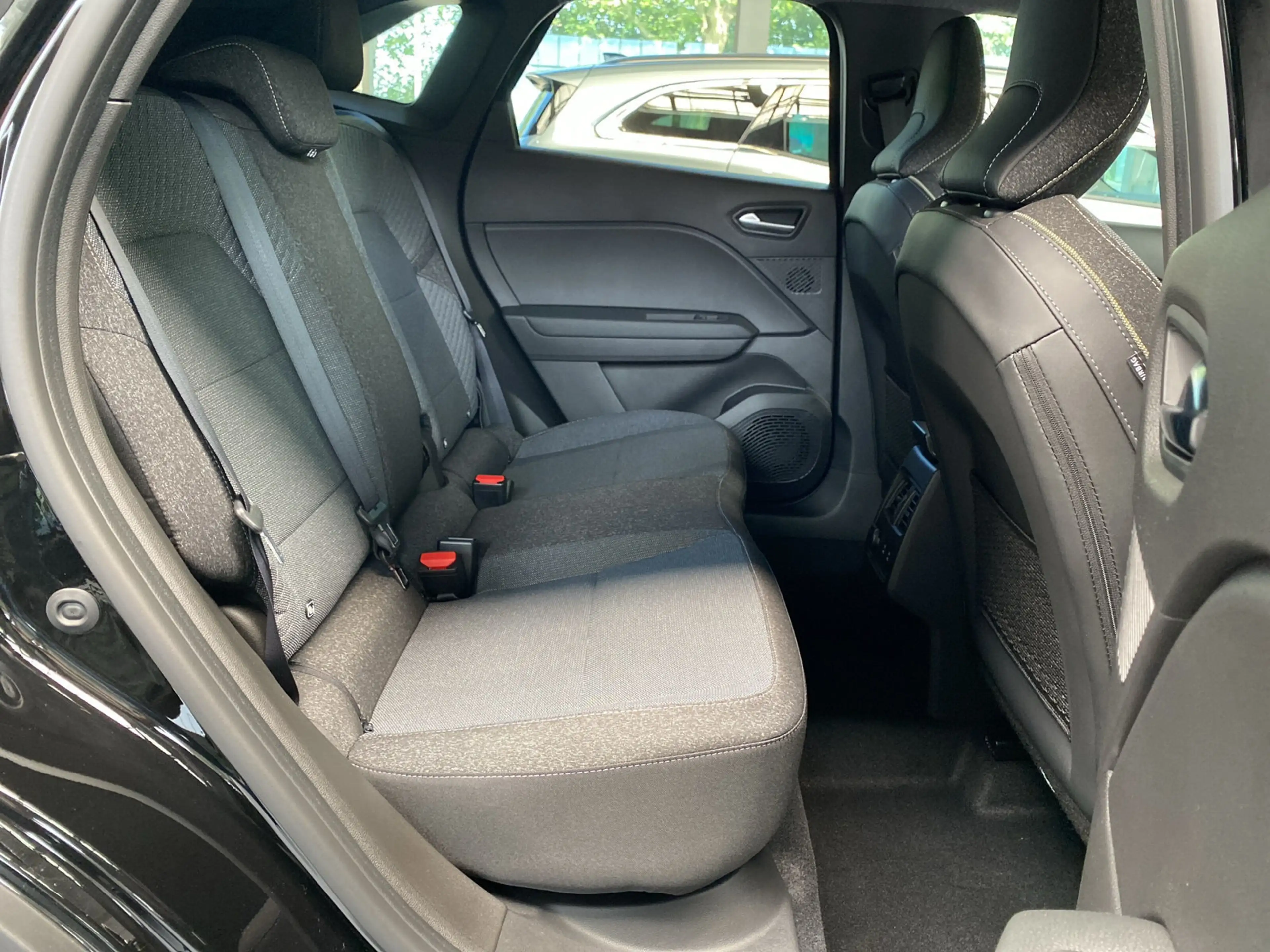 Renault Symbioz Techno Mild Hybrid 140 EDC ACC Navi — photo 12