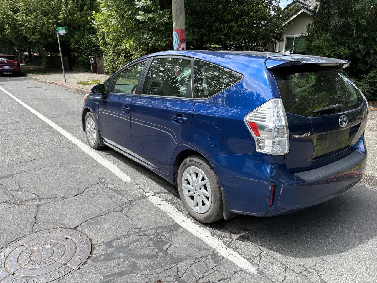 Toyota Prius v photo Toyota Prius v