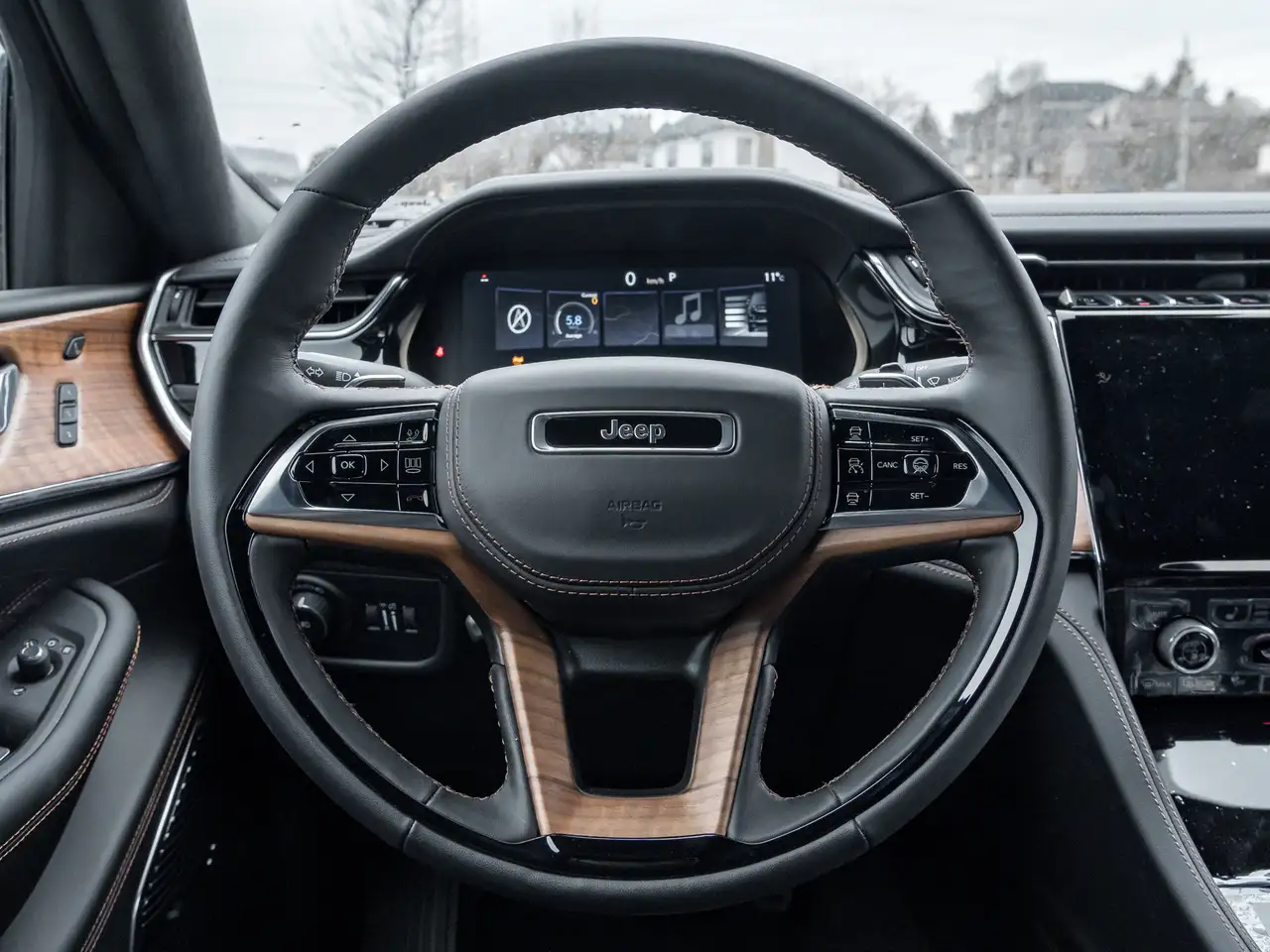 Jeep Grand Cherokee снимка Jeep Grand Cherokee