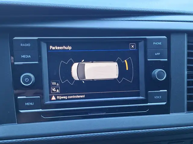 Volkswagen Transporter view 5