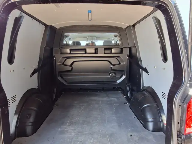 Volkswagen Transporter view 9