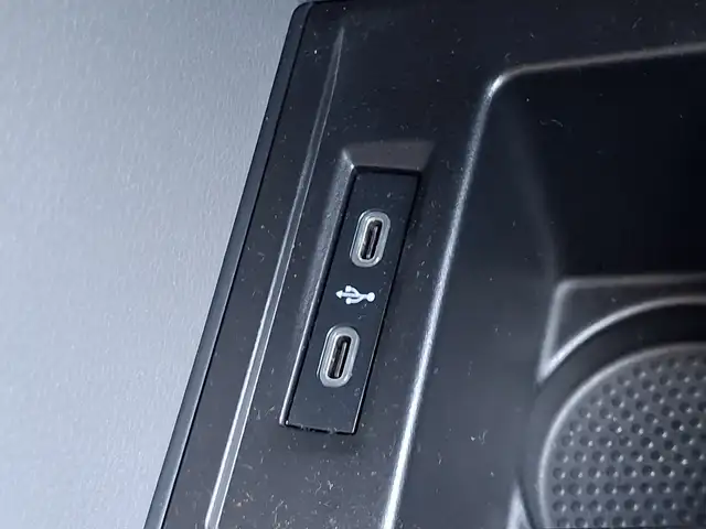 Volkswagen Transporter view 13