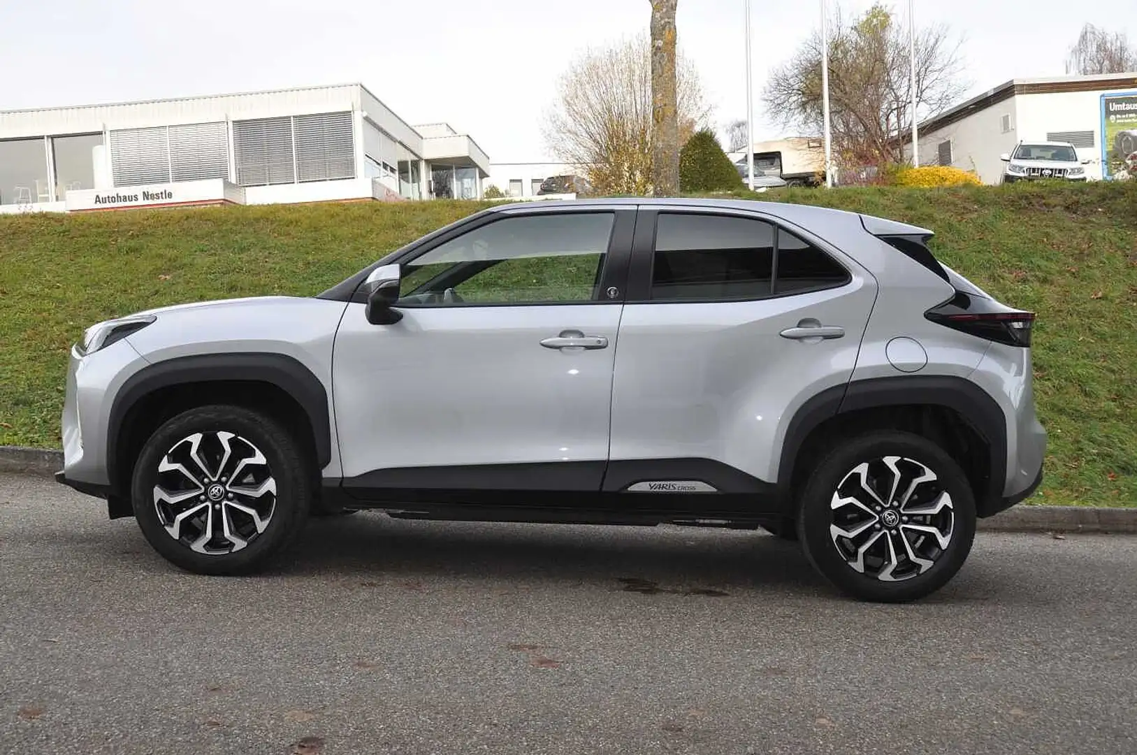 Toyota Yaris Cross Hybrid 1.5 VVT-i Team Deutschland Silber - 2