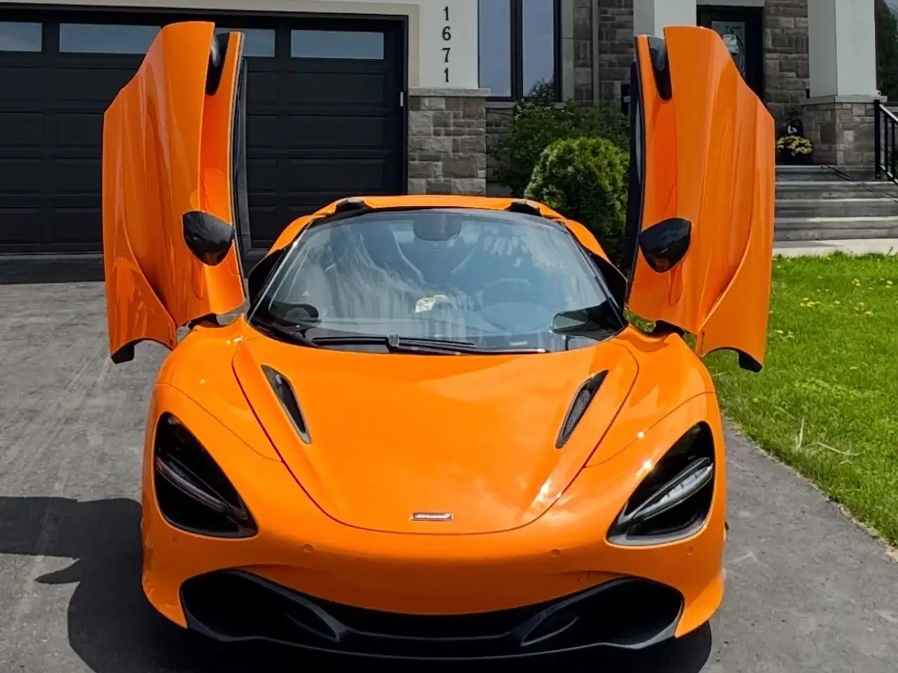 McLaren 720S снимка McLaren 720S