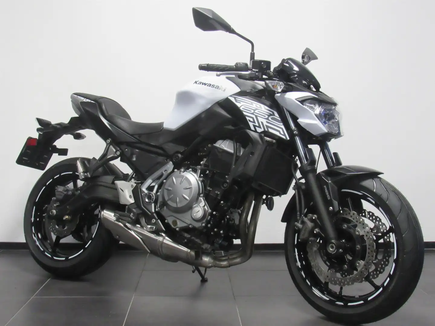 Kawasaki Z 650 ABS Wit - 2