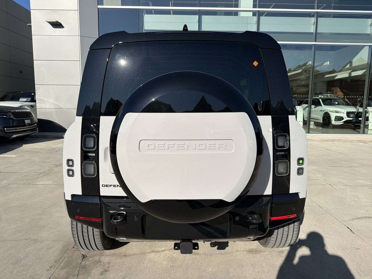 2026 Land Rover Defender 110 P400 X alt 4