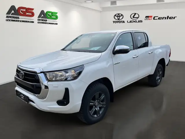 Toyota Hilux Double Cab 2,8L Comfort 4x4 Automatik - AHK