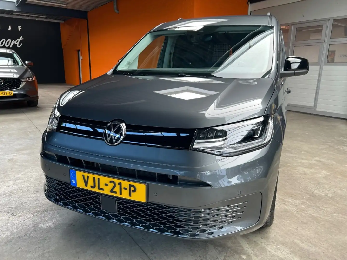 Volkswagen Caddy 2.0 TDI 1ST EDITION /  Ad.Cruise / Digtaail Dashbo Grijs - 2