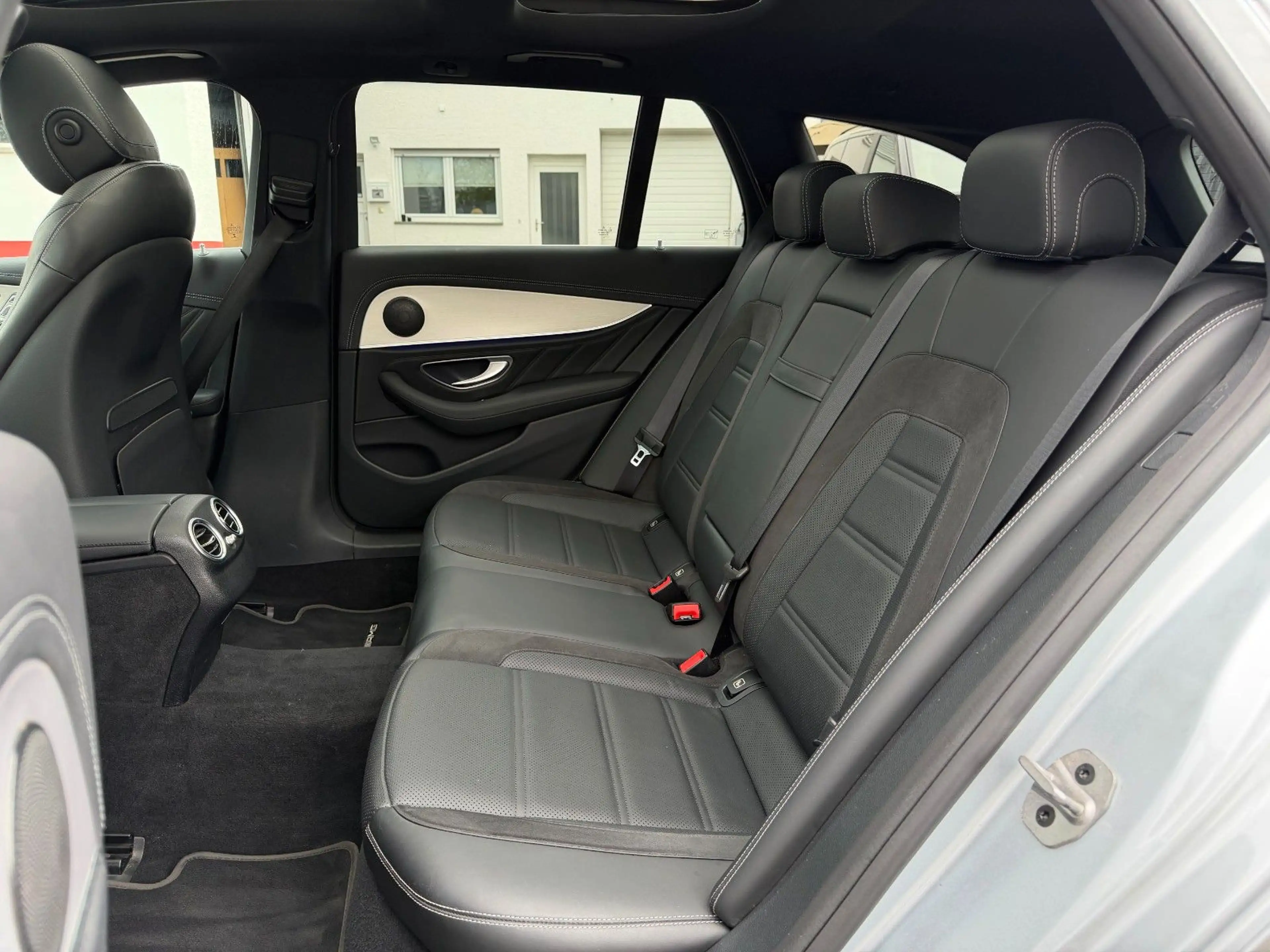 Mercedes-Benz E 63 AMG 4M+ PANO*Carbon I+II*DISTR+*360°*Burm — photo 12
