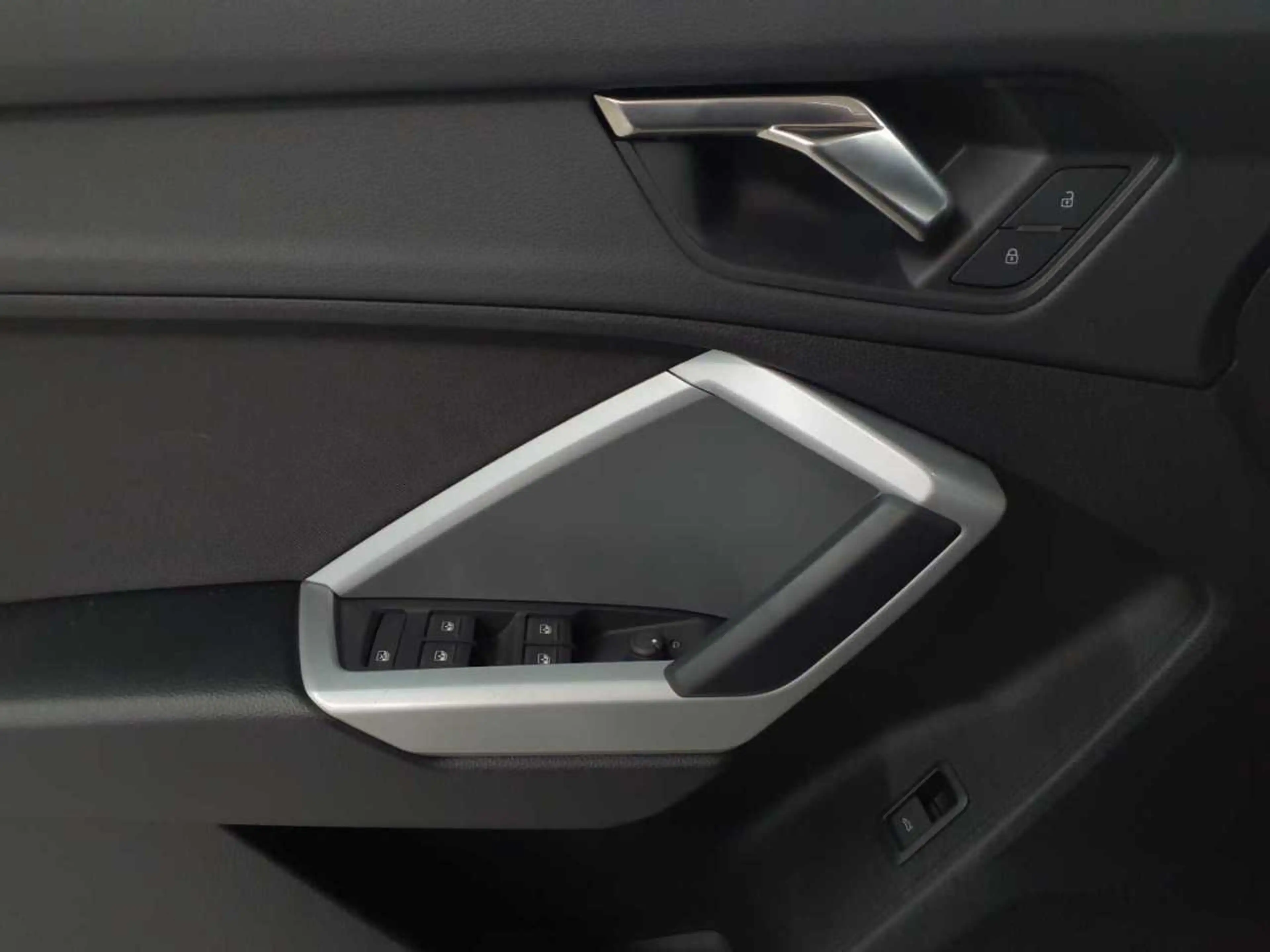 Audi Q3 Q3 35 TDI S tronic advanced AHK LED KAM — photo 19