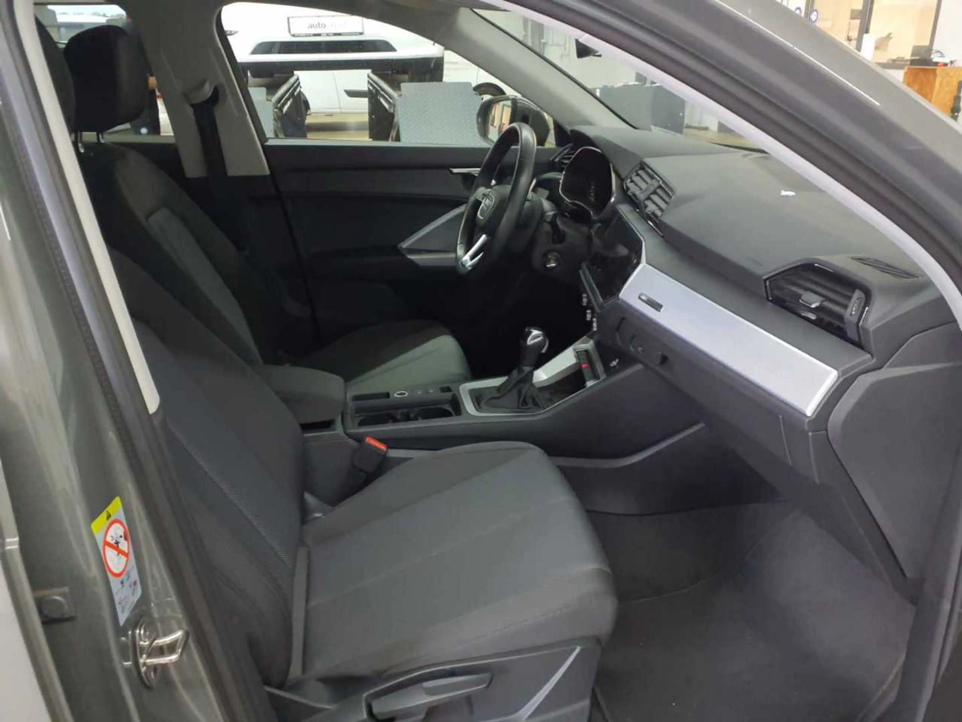 Audi Q3 Q3 35 TDI S tronic advanced AHK LED KAM — photo 8