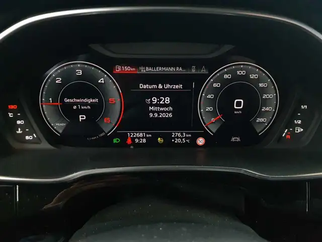 Audi Q3 view 11