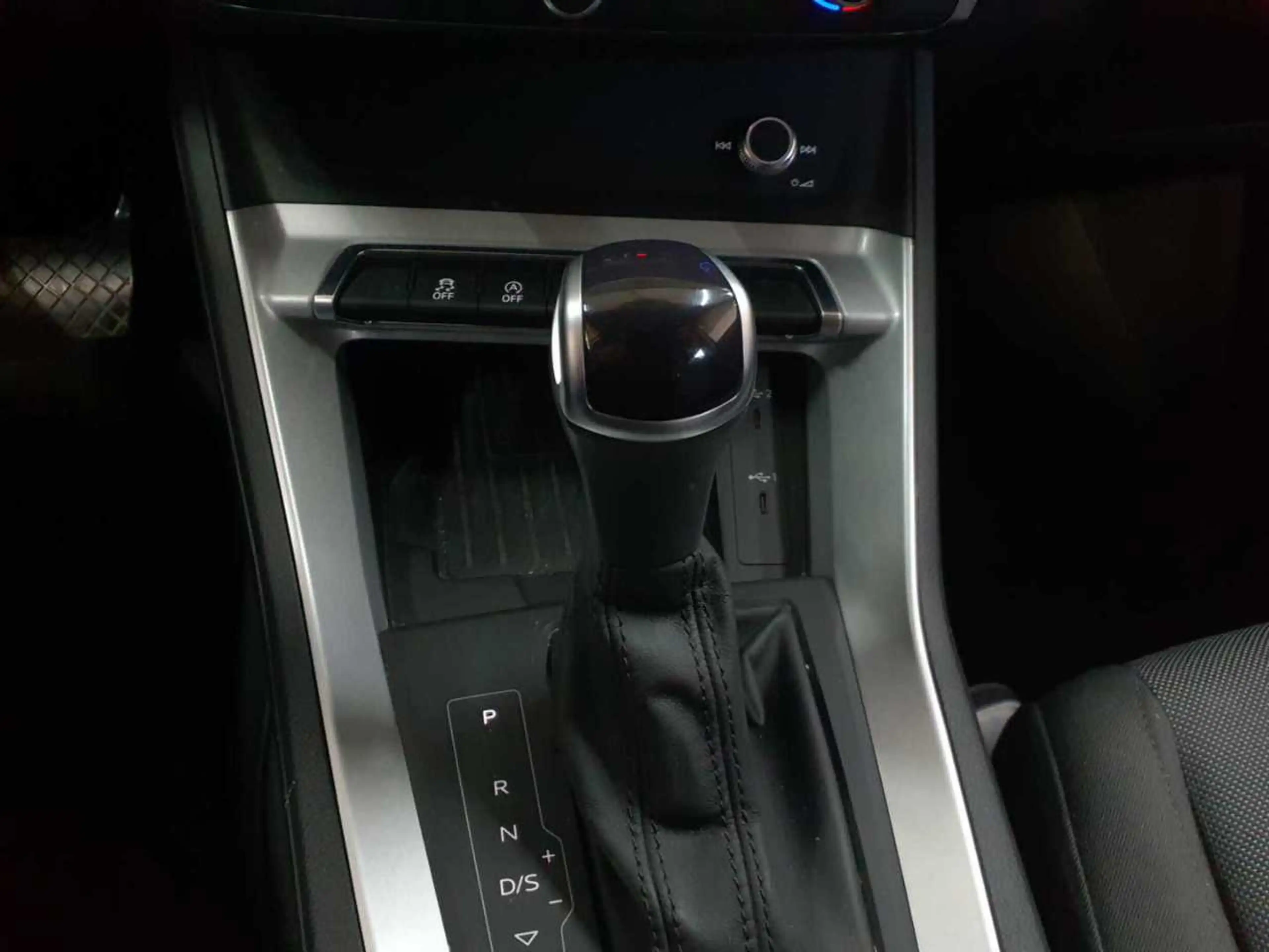 Audi Q3 Q3 35 TDI S tronic advanced AHK LED KAM — photo 10