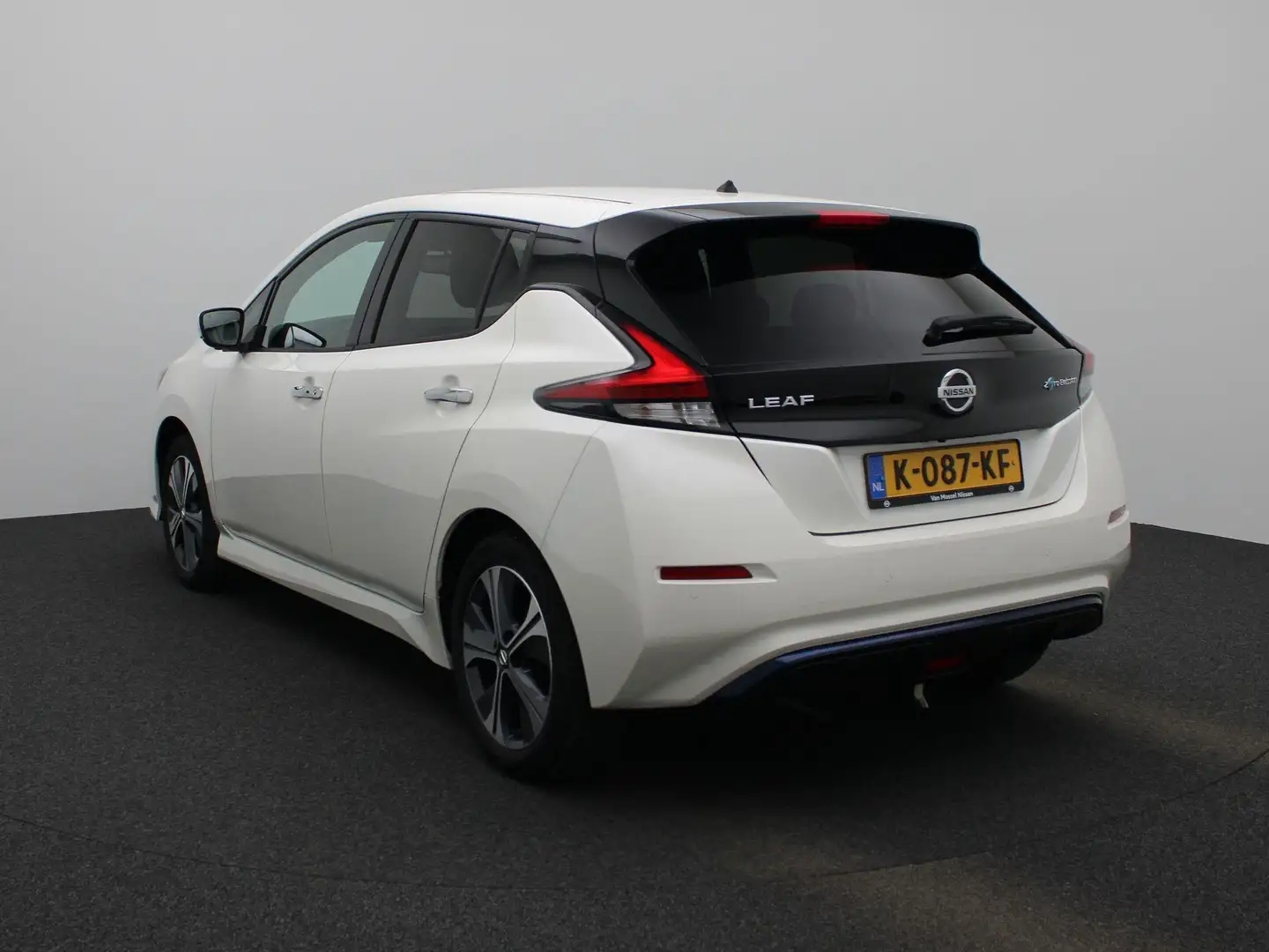 Nissan Leaf e+ N-Connecta 62 kWh | Navigatie | Stoel en stuur Blanco - 2