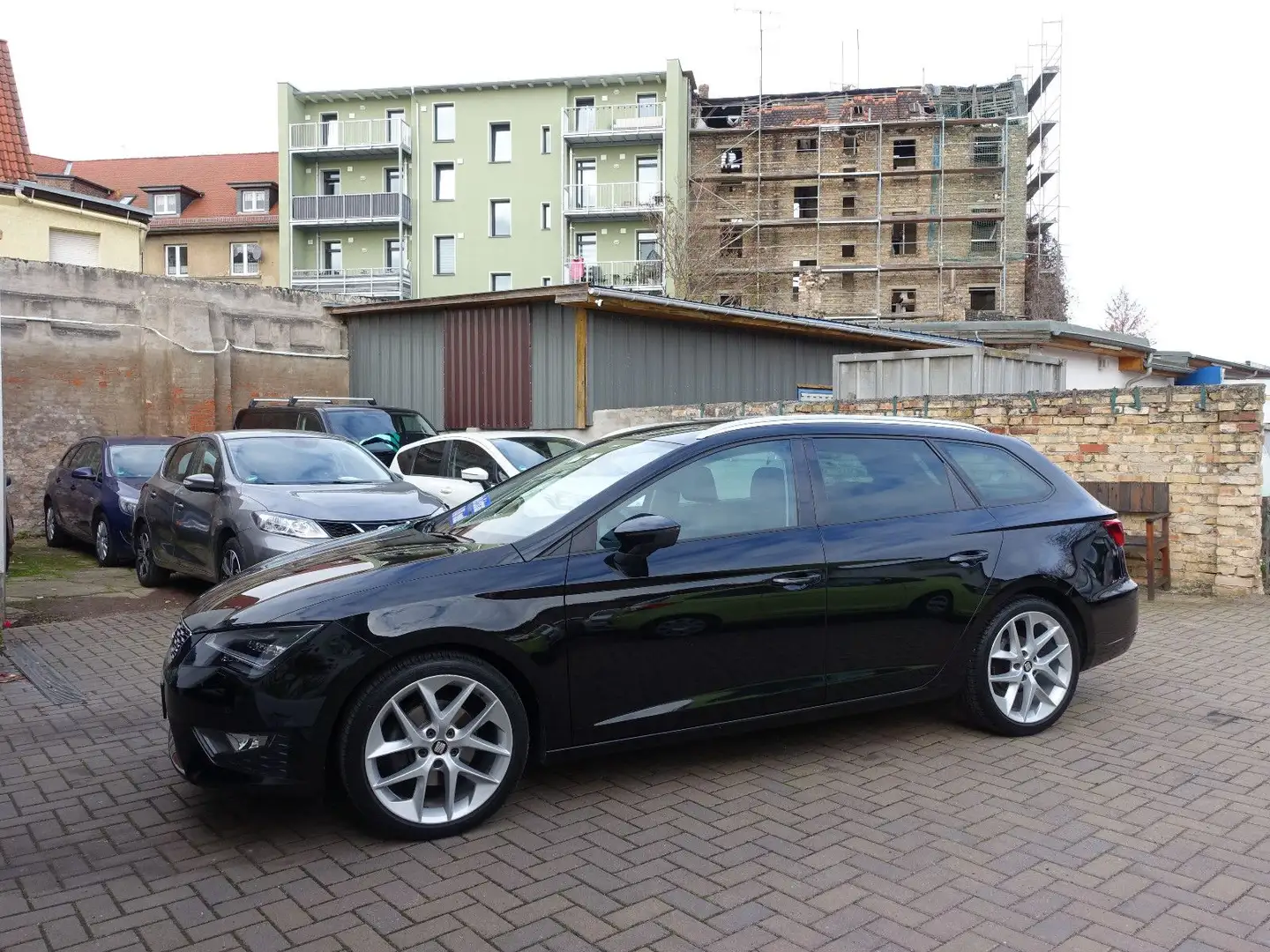 SEAT Leon 1,4 ST FR-Line, WRäder, TÜV/Service neu !! Schwarz - 2
