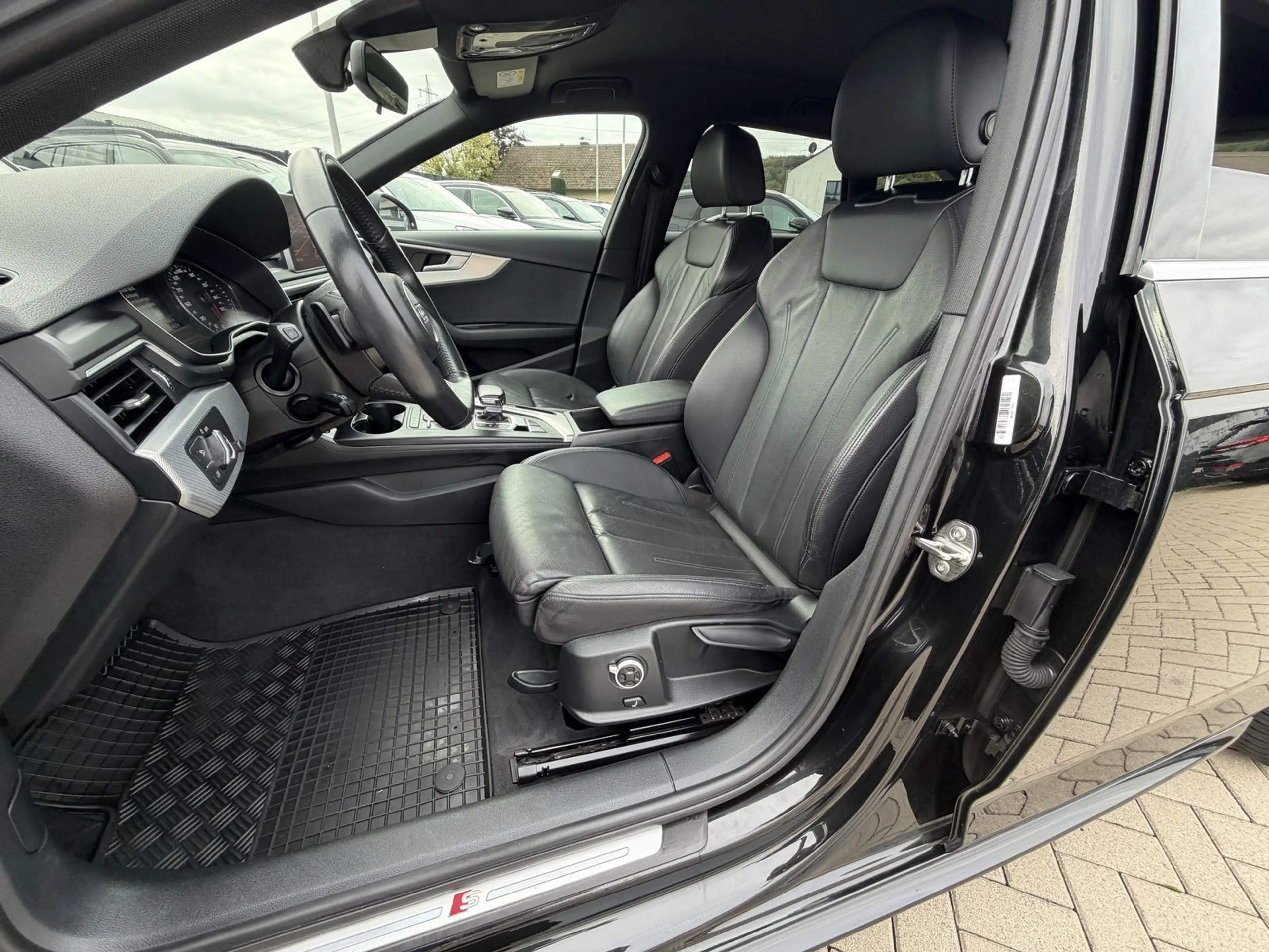 Audi A4 40 TFSI S Line |Leder|ACC|Xenon+|Assistenz| — photo 4