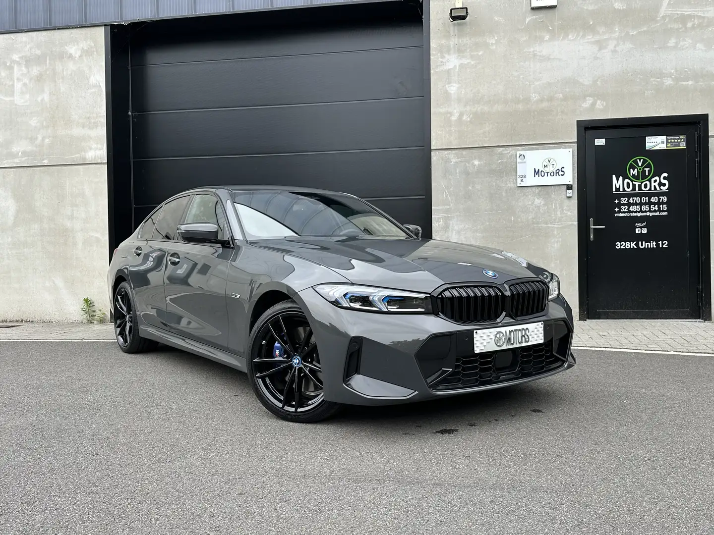 BMW 330 330e Aut. M Sport*M Brakes*Trekhaak*HUD*LED Grijs - 1