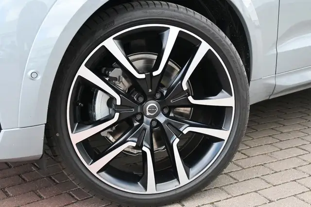 Volvo XC60 view 7