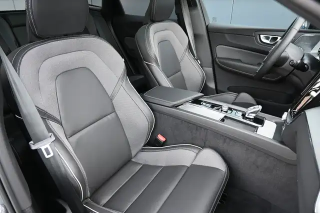 Volvo XC60 view 10
