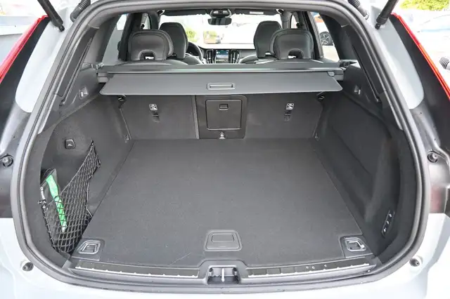 Volvo XC60 view 12