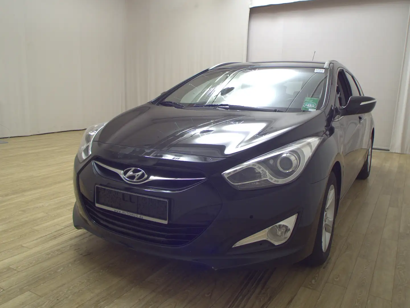 Hyundai i40 cw 1.7 CRDI Style Navi RfK PDC Klima Shz Zwart - 2