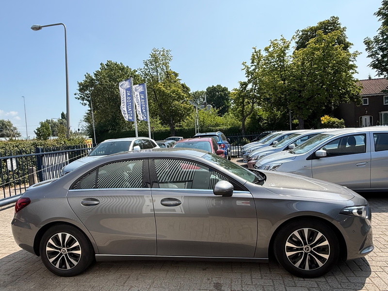 Mercedes-Benz A 180 d Business Line / AUTOMAAT / 1E EIGENAAR / HALF LE — photo 8