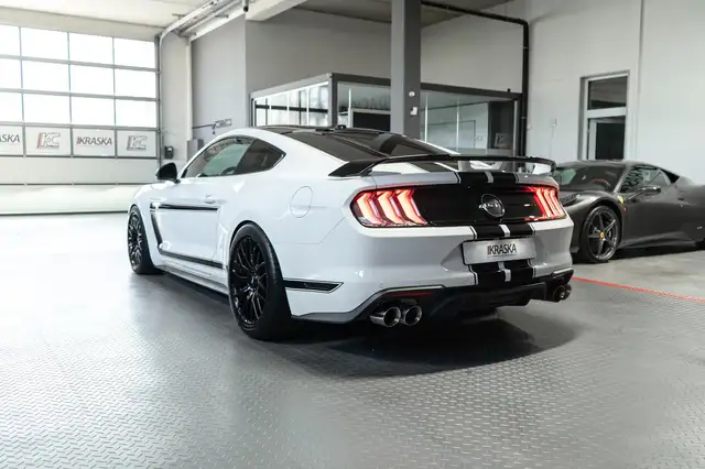 Ford Mustang view 12