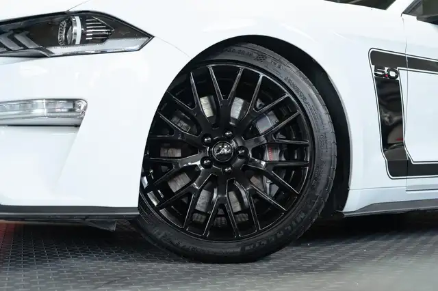 Ford Mustang view 3