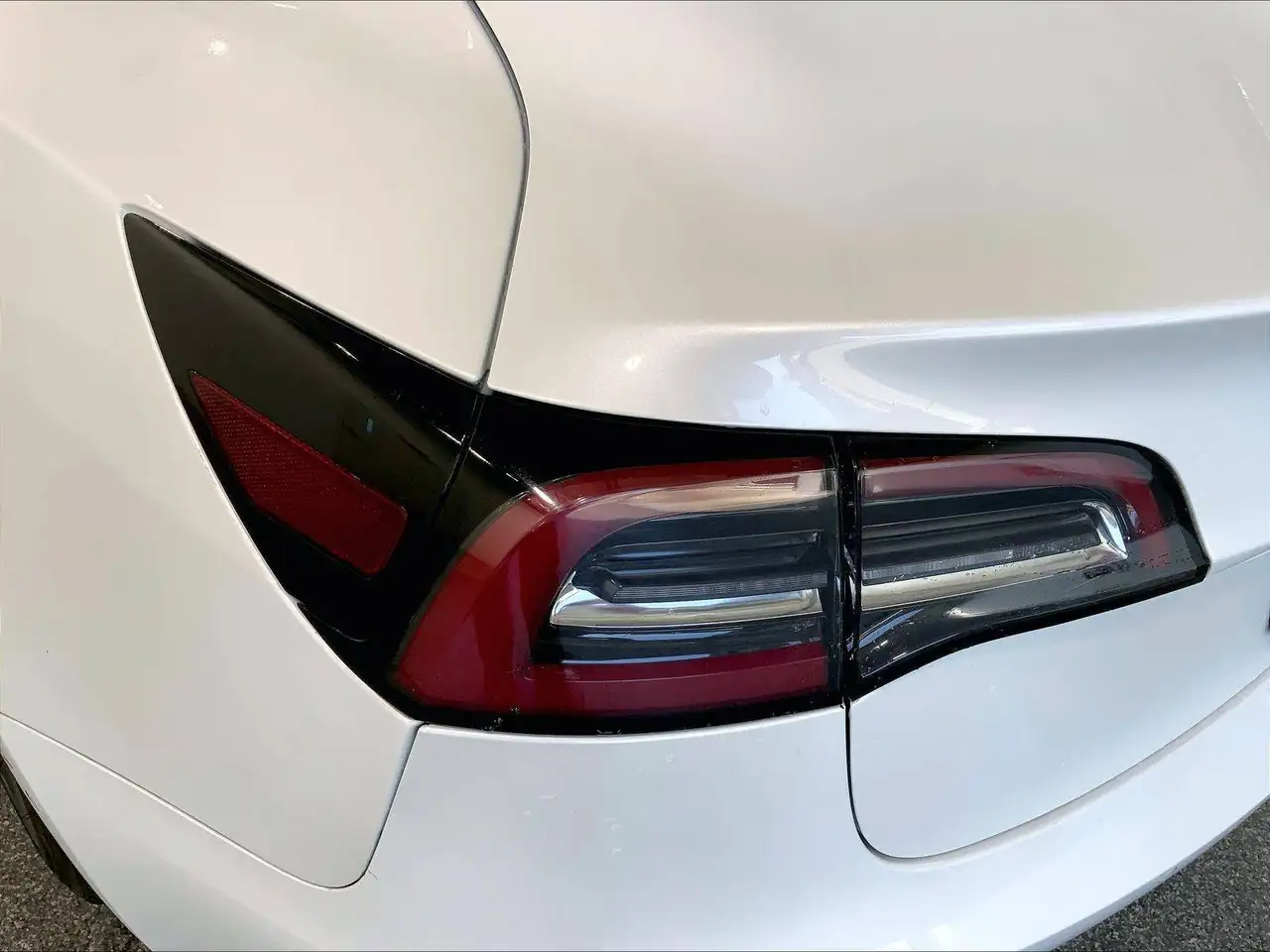 Tesla Model 3 снимка Tesla Model 3